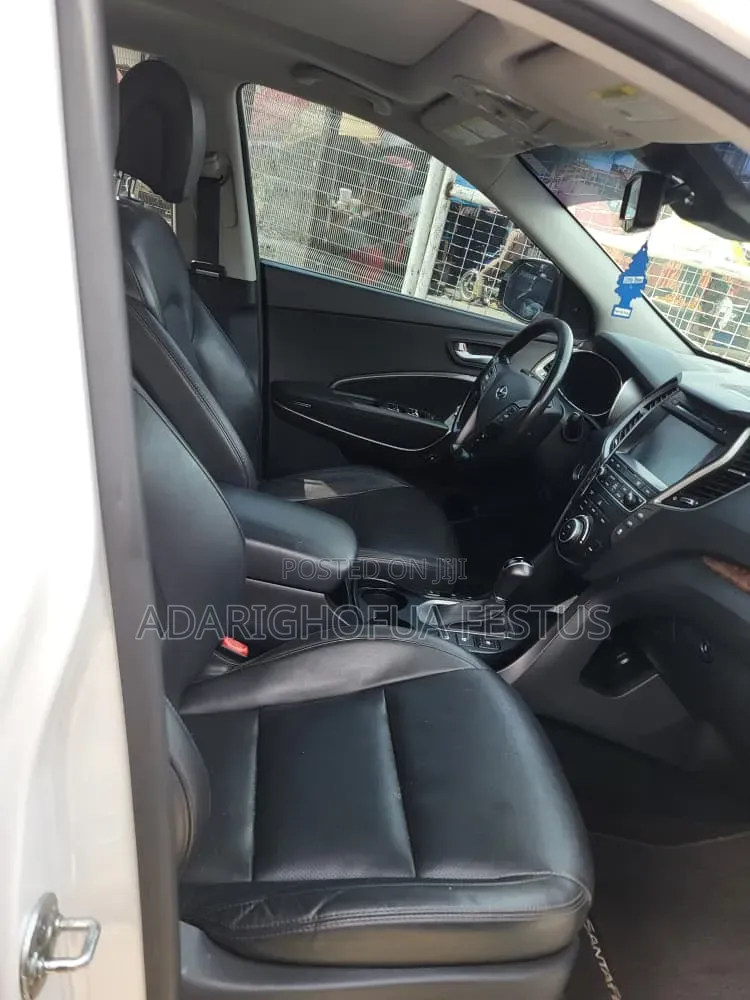 Hyundai Santa Fe 2016 White