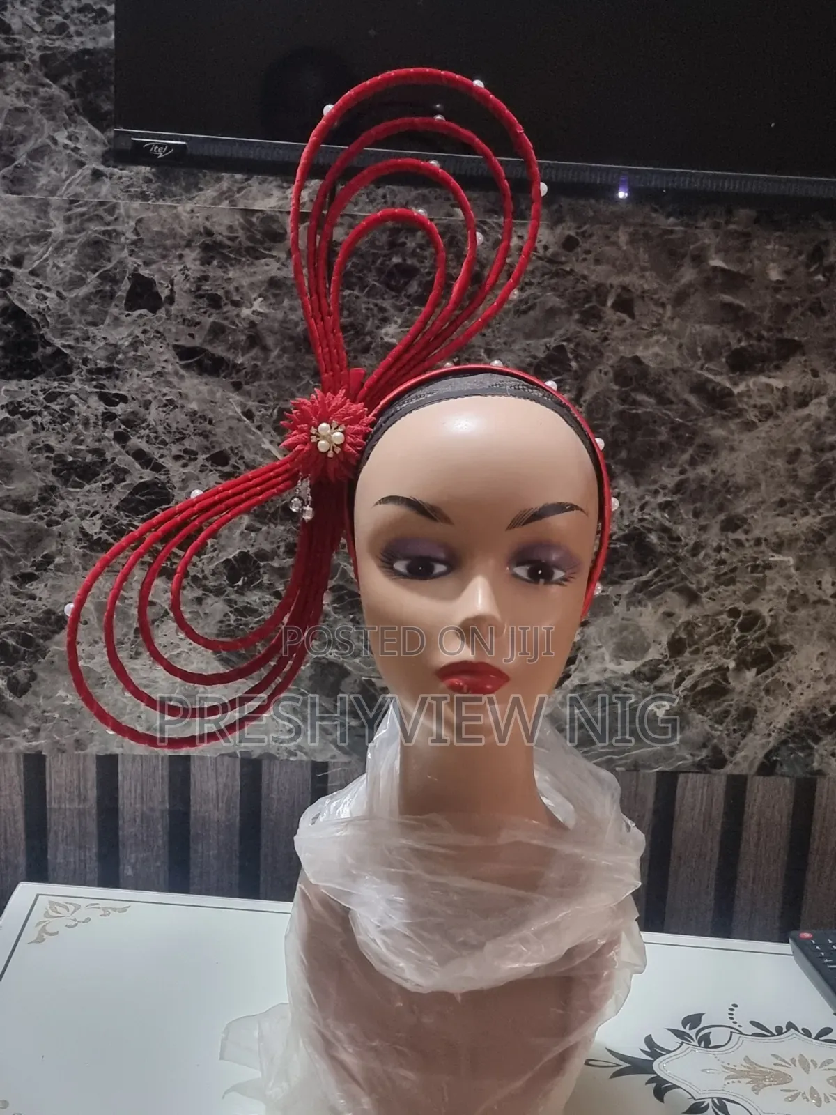 Red Ring Fascinator