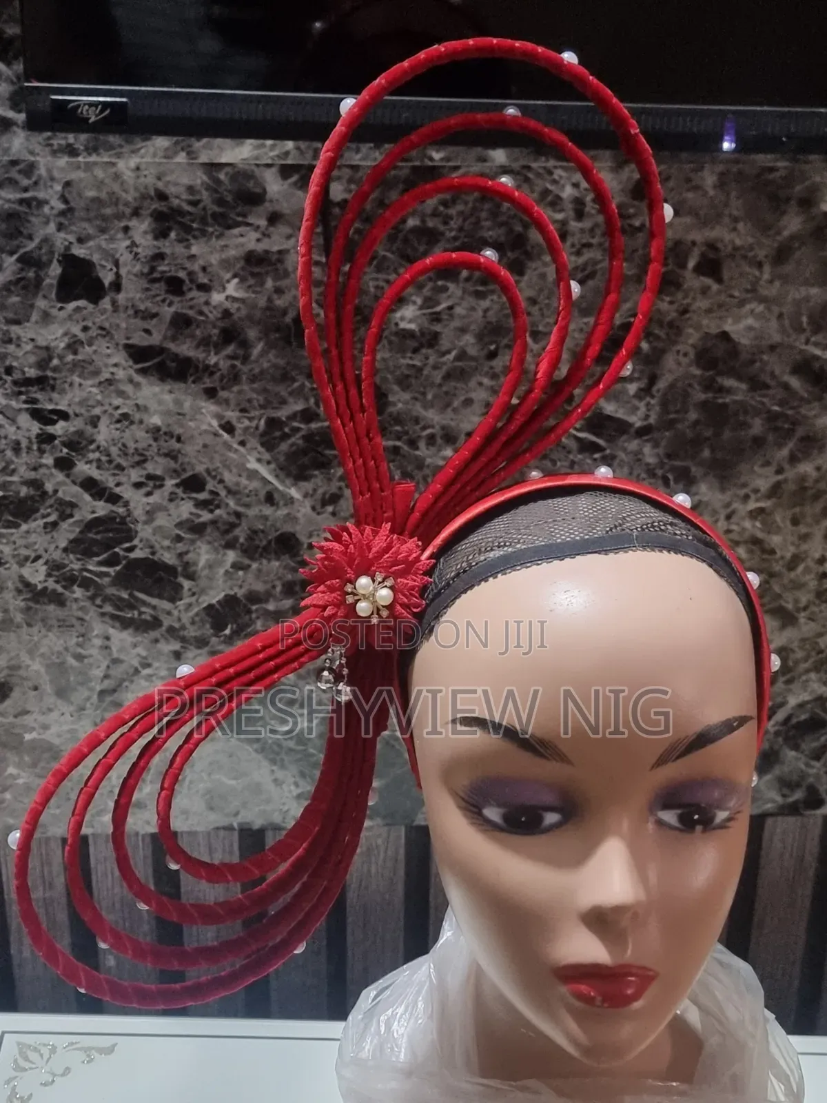 Red Ring Fascinator