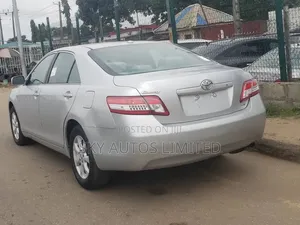 Toyota Camry LE 4dr Sedan (2.5L 4cyl 6A) 2012 Silver