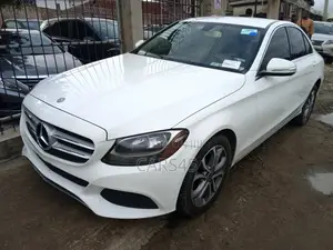 Mercedes-Benz C300 Base AWD 4Matic Sedan (2.0L 4cyl 7A) 2015 White