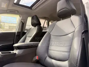 Toyota RAV4 XLE 2022 White