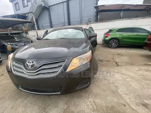 Toyota Camry LE 4dr Sedan (2.5L 4cyl 6AM) 2010 Gray