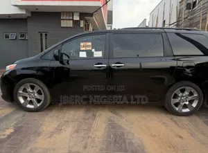 Toyota Sienna SE FWD 8-Passenger 2013 Black