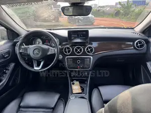 Mercedes-Benz GLA 250 2016 Black