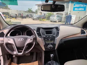 Hyundai Santa Fe GLS 4dr SUV (3.3L 6cyl 6A) 2014 Off white