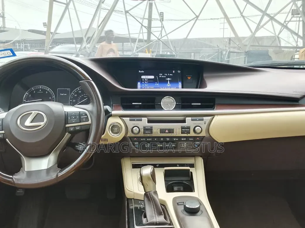 Lexus ES 2016 Gold