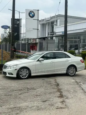Mercedes-Benz E350 Base 4Matic Sedan AWD (3.5L 6cyl 7A) 2010 White