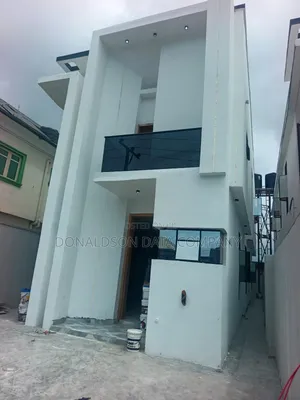 4bdrm Duplex in Opposite Maplewood, Pen Cinema for sale