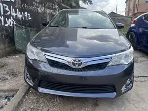 Toyota Camry LE 4dr Sedan (2.5L 4cyl 6A) 2013 Gray