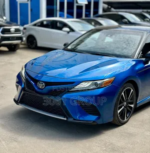 Toyota Camry 2018 Blue