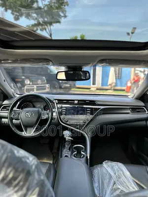 Toyota Camry 2018 Blue