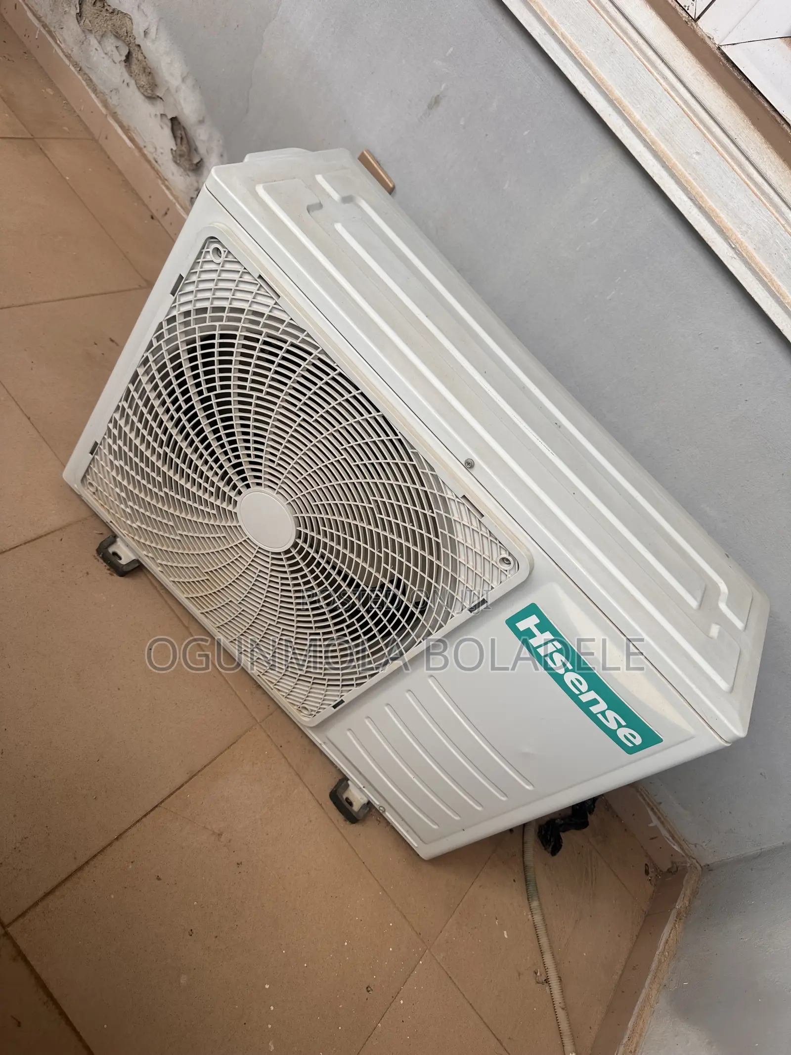 Few Months Used 2HP Hisense AC