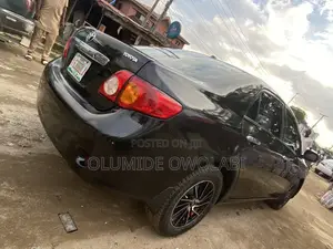 Toyota Corolla LE 4dr Sedan (1.8L 4cyl 4A) 2010 Black