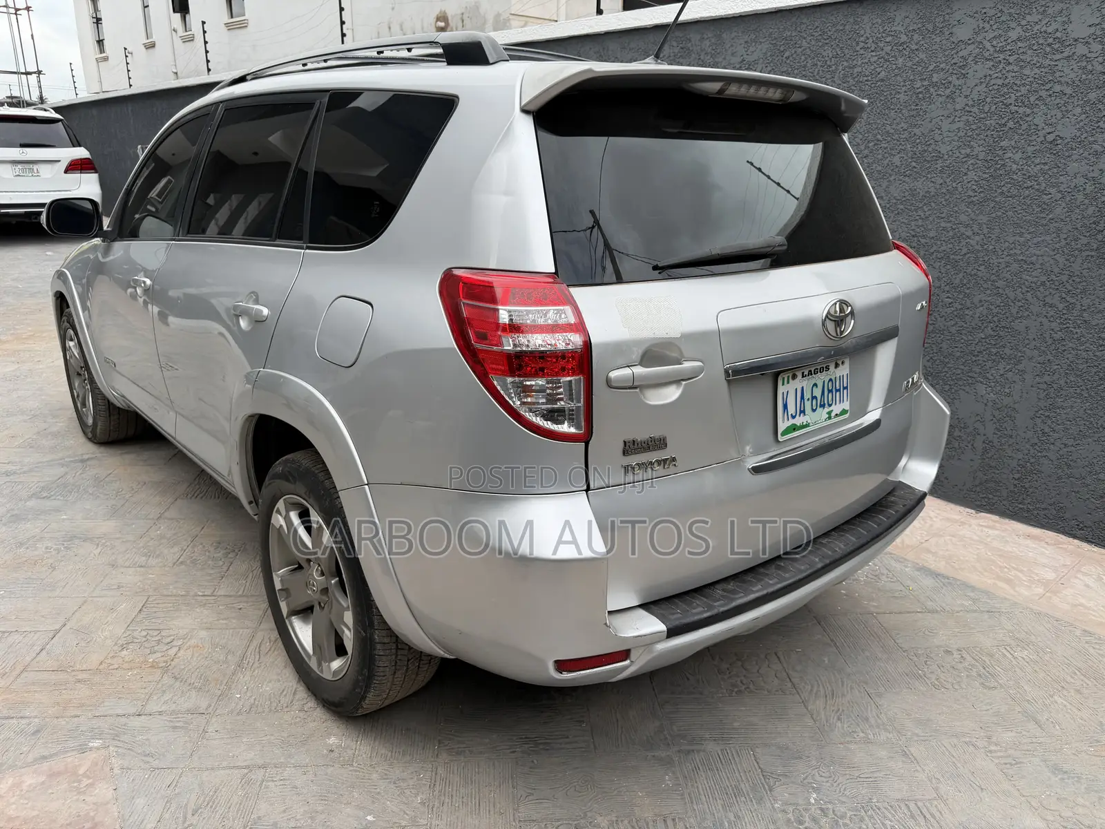 Toyota RAV4 2011 Silver