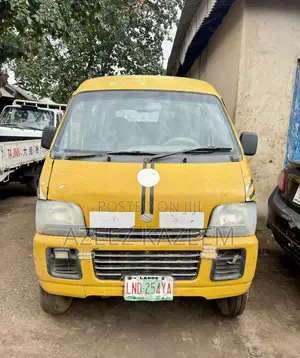 Suzuki APV Minibus 2010 Yellow