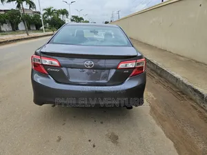 Toyota Camry SE Sport 4dr Sedan (2.5L 4cyl 6A) 2014 Gray