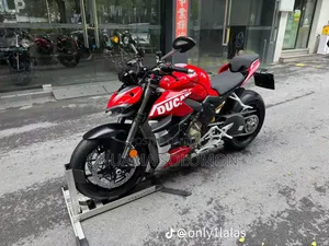 Ducati Streetfighter V4 2024 Red