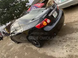 Toyota Corolla LE 4dr Sedan (1.8L 4cyl 4A) 2010 Black