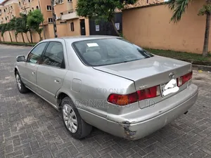 Toyota Camry Automatic 1999 Silver