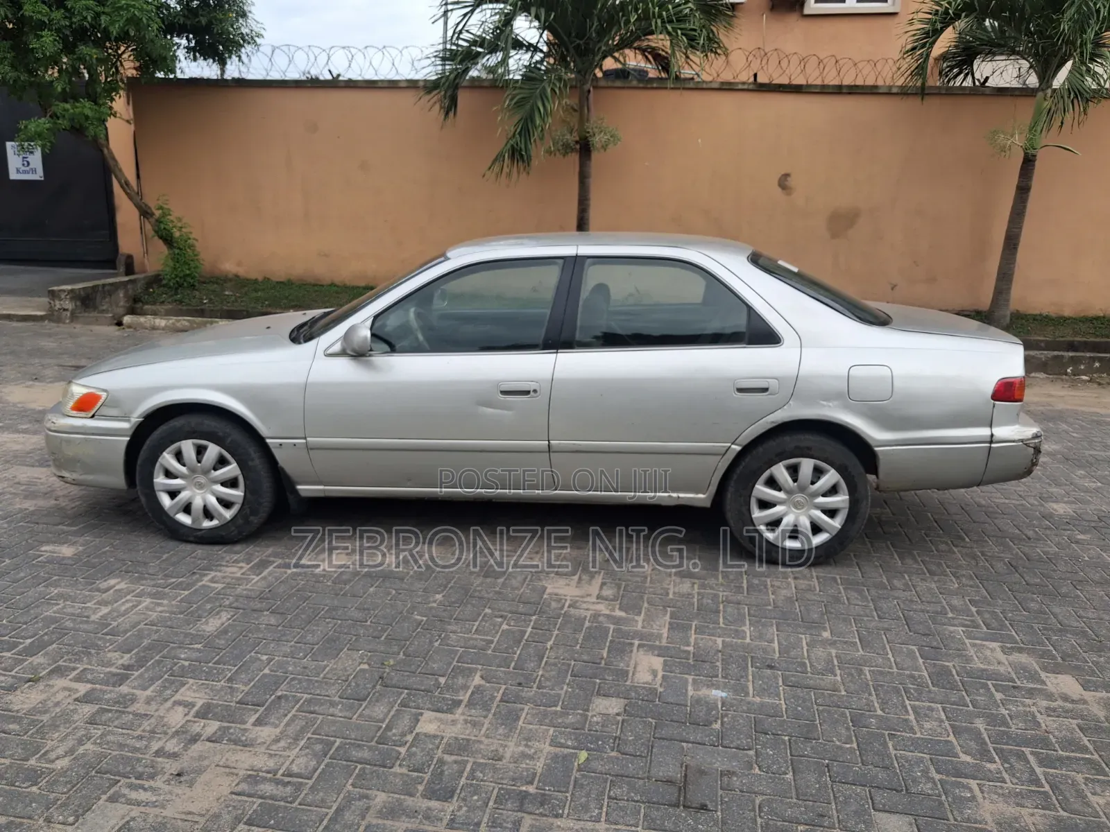Toyota Camry Automatic 1999 Silver