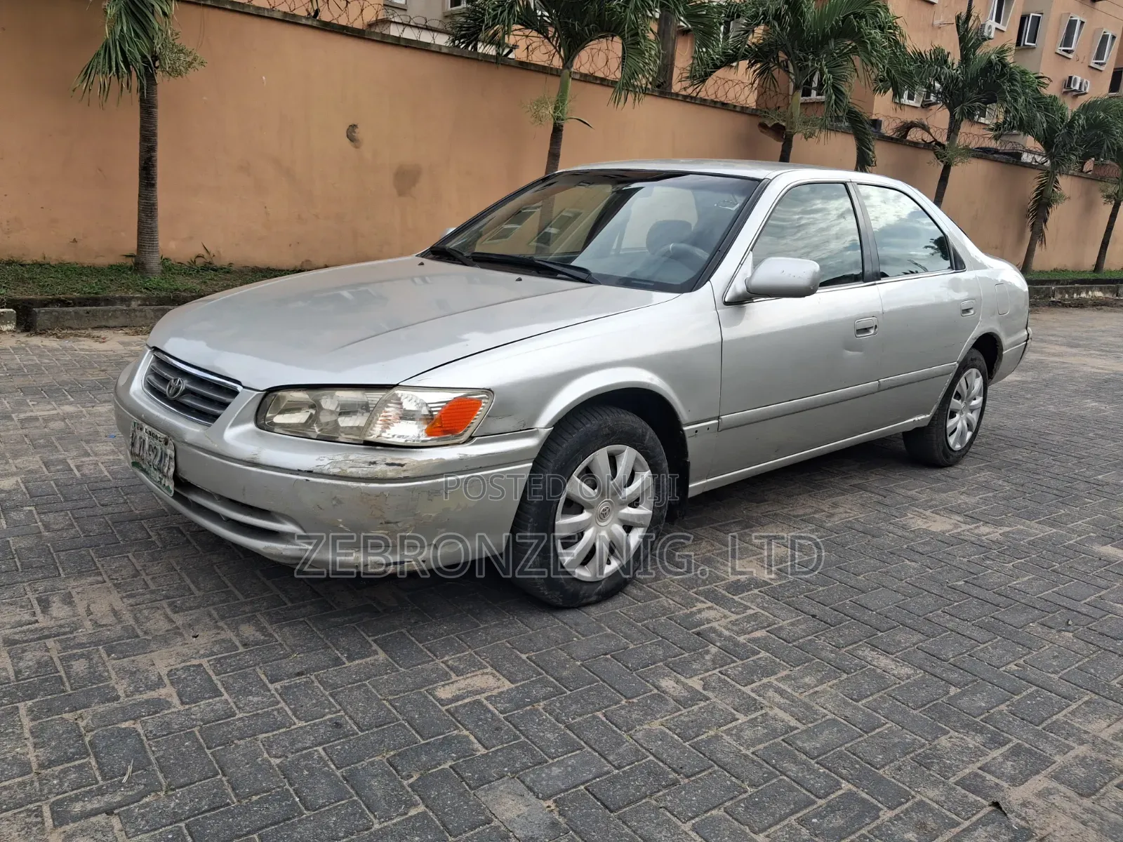 Toyota Camry Automatic 1999 Silver
