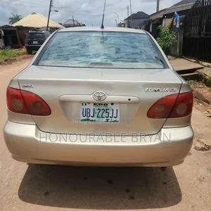 Toyota Corolla 2004 Gold