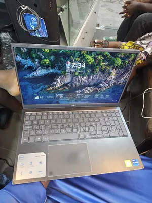 Laptop Dell Inspiron 15 5510 8GB Intel Core i7 SSD 256GB