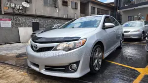 Toyota Camry SE Sport 4dr Sedan (2.5L 4cyl 6A) 2014 Silver