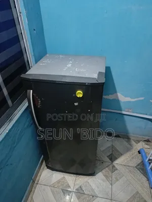 LG Refrigerator (Expresscool Model GL-2250M)