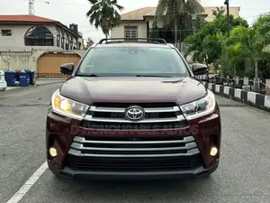 Toyota Highlander Limited Platinum 4x2 V6 (3.5L 6cyl 8A) 2017