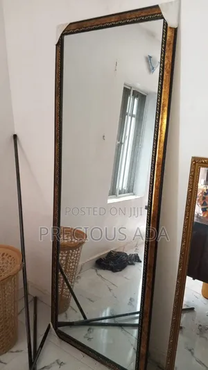 Long Mirror and Short Mirror , Chat