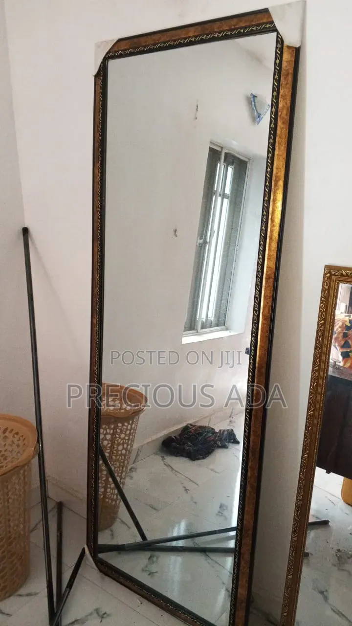 Long Mirror and Short Mirror , Chat