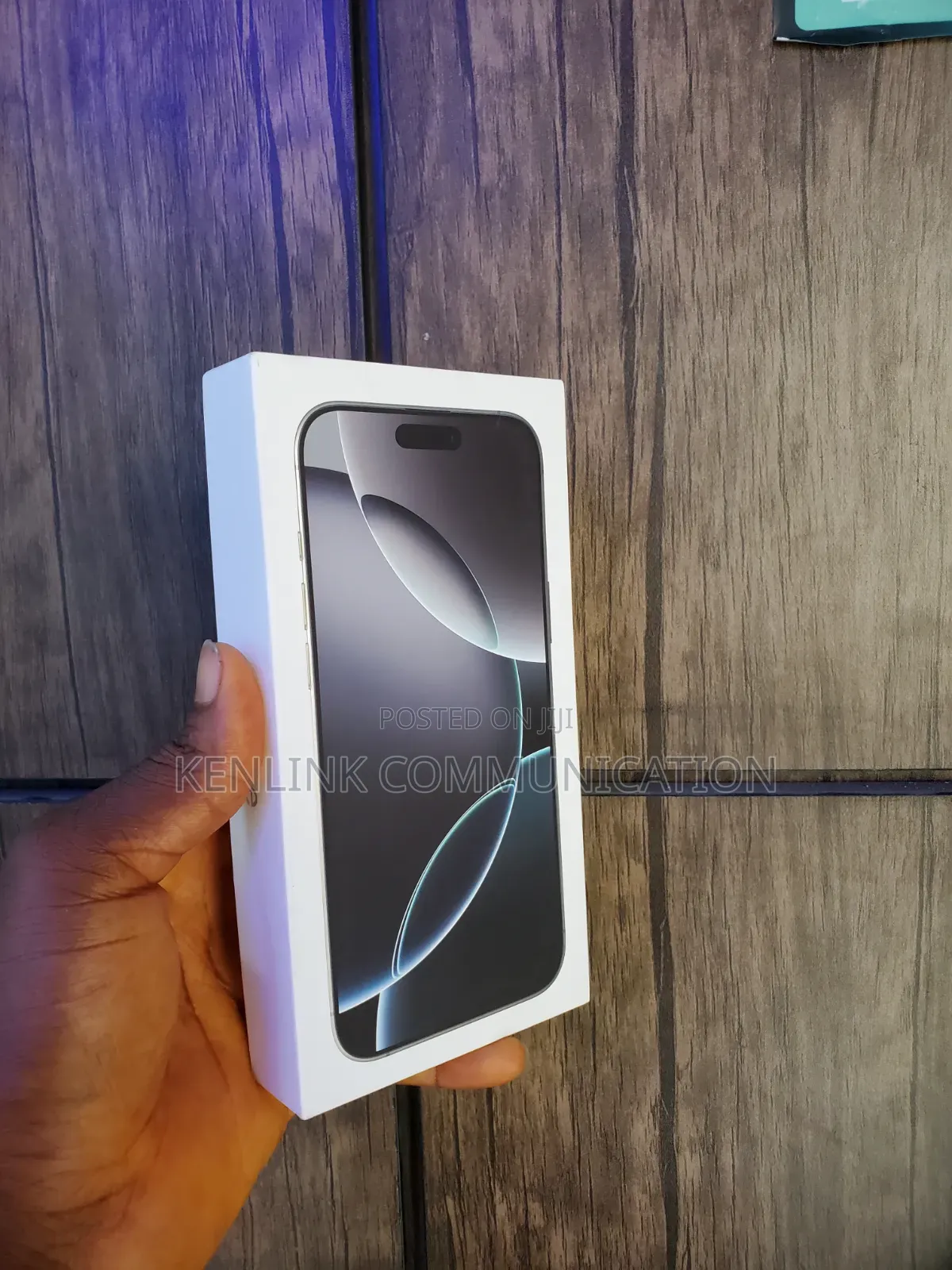 New Apple iPhone 16 Pro Max 256 GB Silver