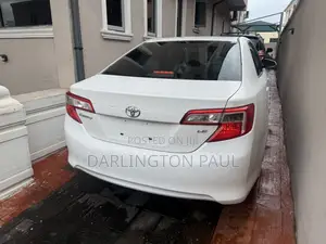 Toyota Camry LE 4dr Sedan (2.5L 4cyl 6A) 2012 White