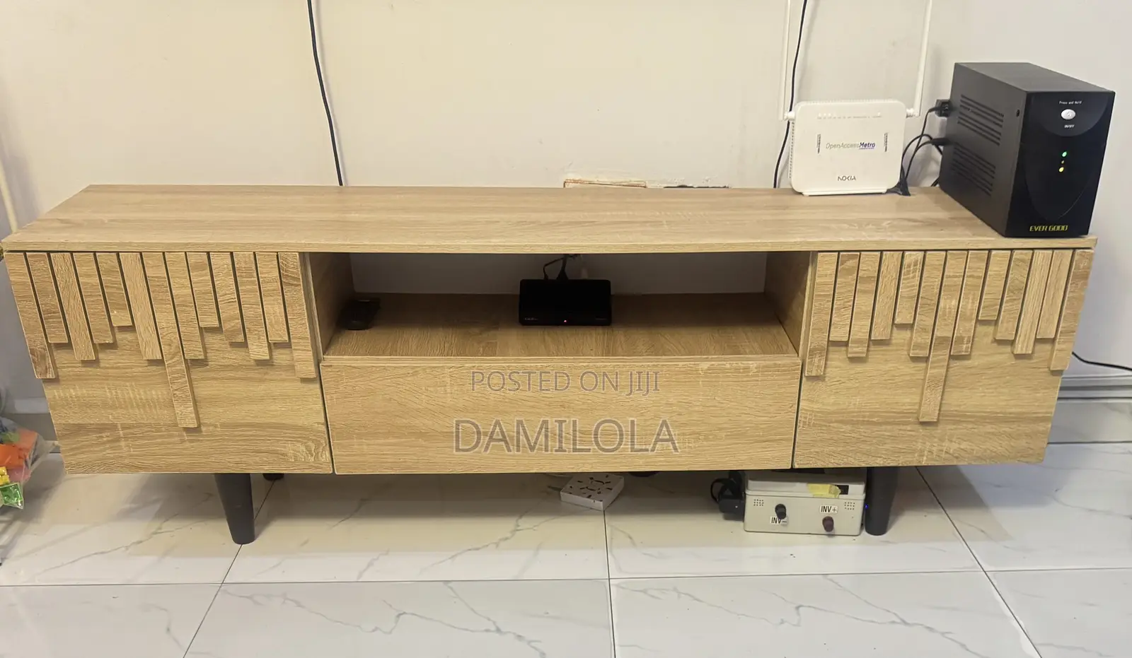 TV Stand / TV Console