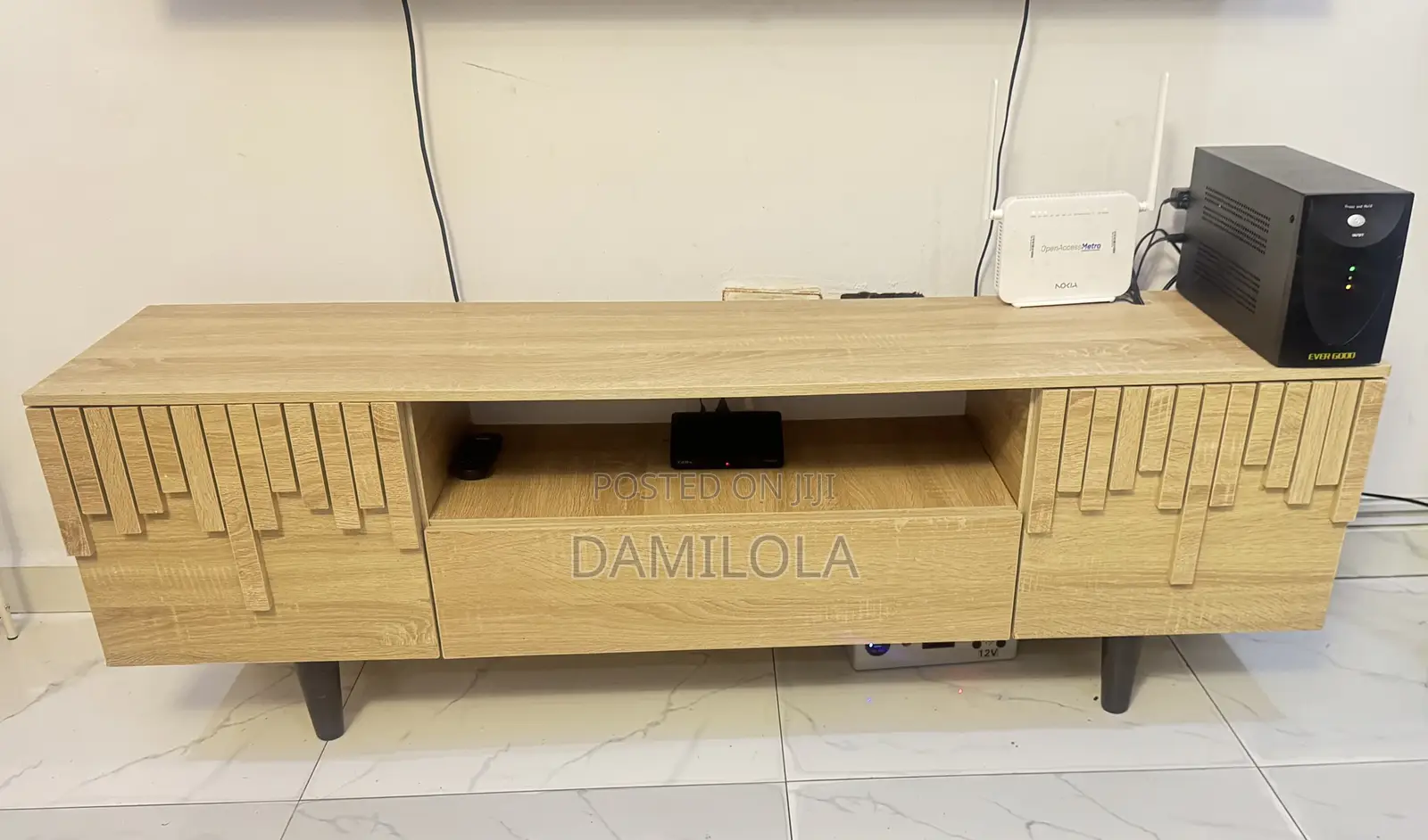 TV Stand / TV Console