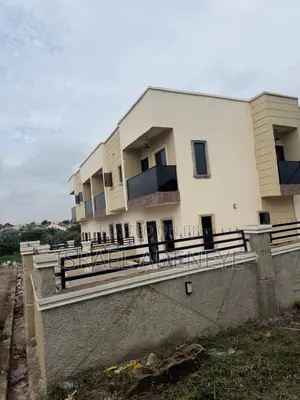 2bdrm Duplex in Akala Express for sale