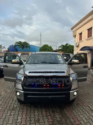 Toyota Tundra 2016 Gray