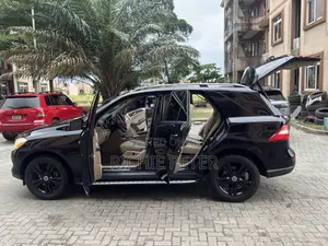 Mercedes-Benz M Class ML350 4MATIC 4dr SUV AWD (3.5L 6cyl 7A) 2015
