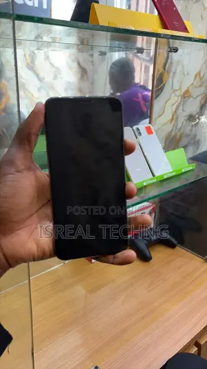 Apple iPhone 11 64 GB Gray