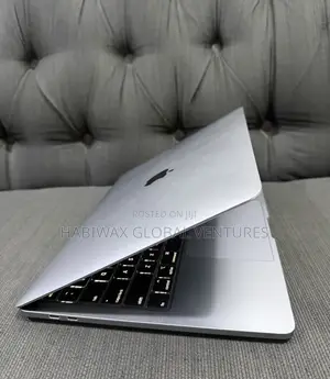 Laptop Apple MacBook Pro 2020 16GB Intel Core i7 SSD 512GB