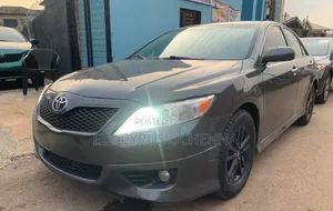 Toyota Camry 2011 Gray