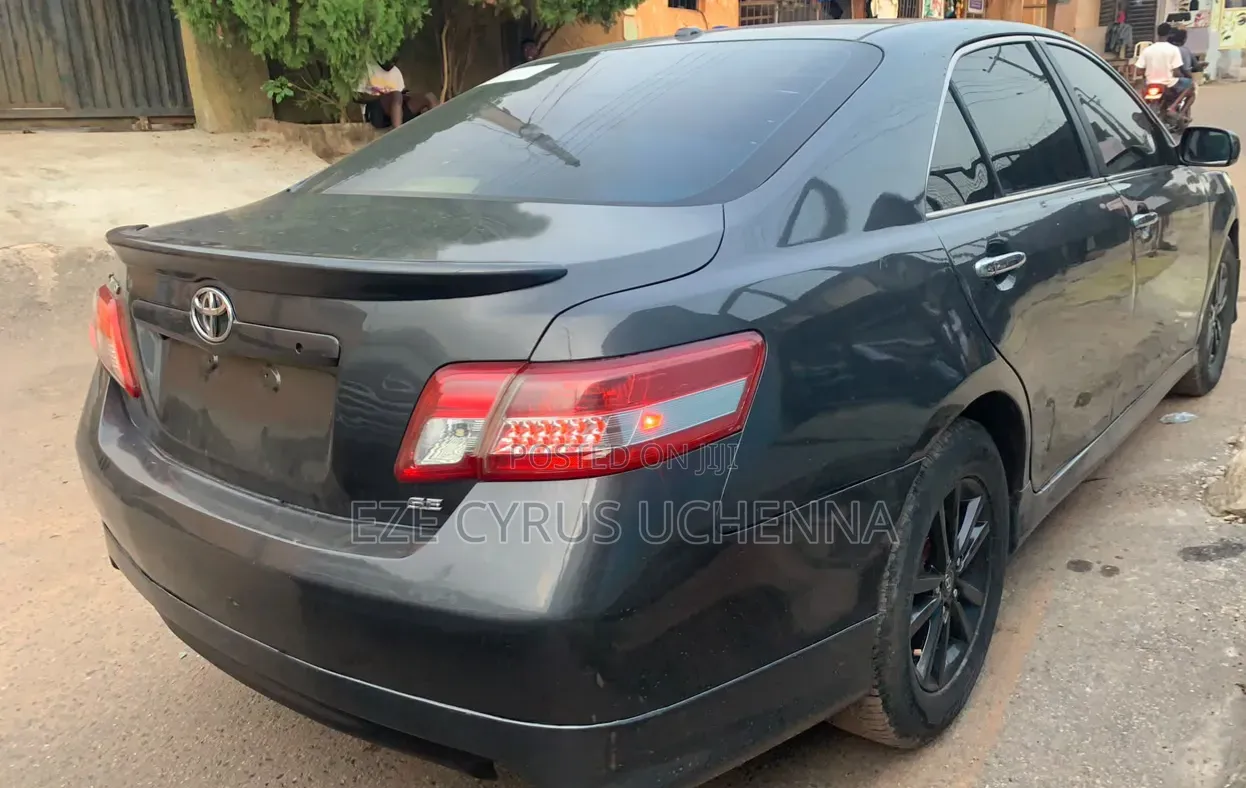 Toyota Camry 2011 Gray