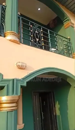 Furnished 3bdrm Block of Flats in Akala Way, Akobo for rent