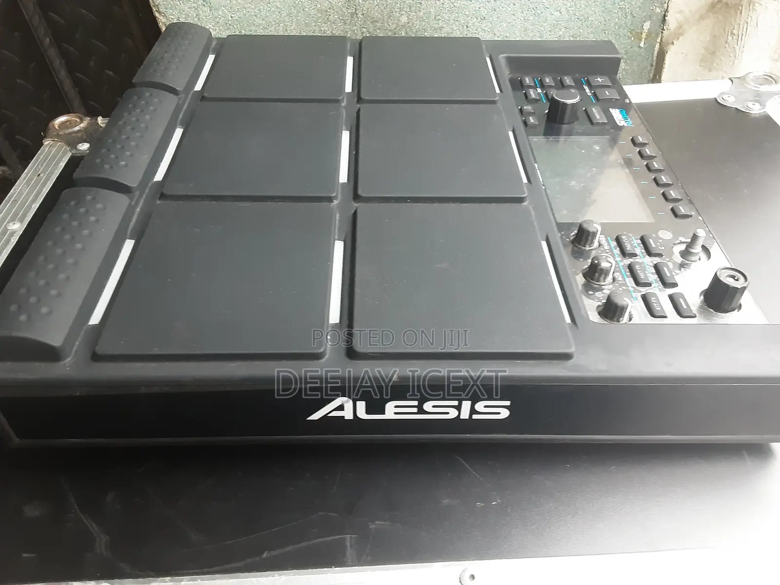Alesis Strike Multipad(Drum Pad)