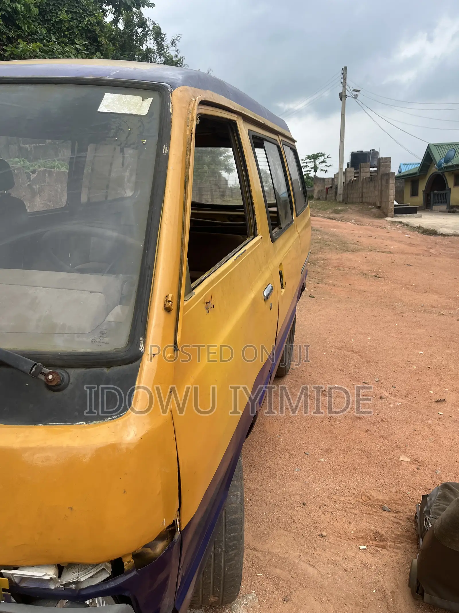 Nissan Vanette 1991 Orange