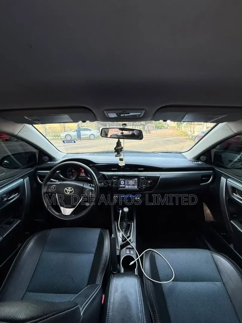 Toyota Corolla 2015 Black
