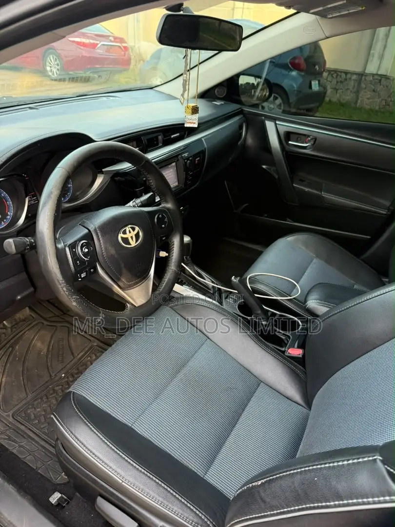 Toyota Corolla 2015 Black