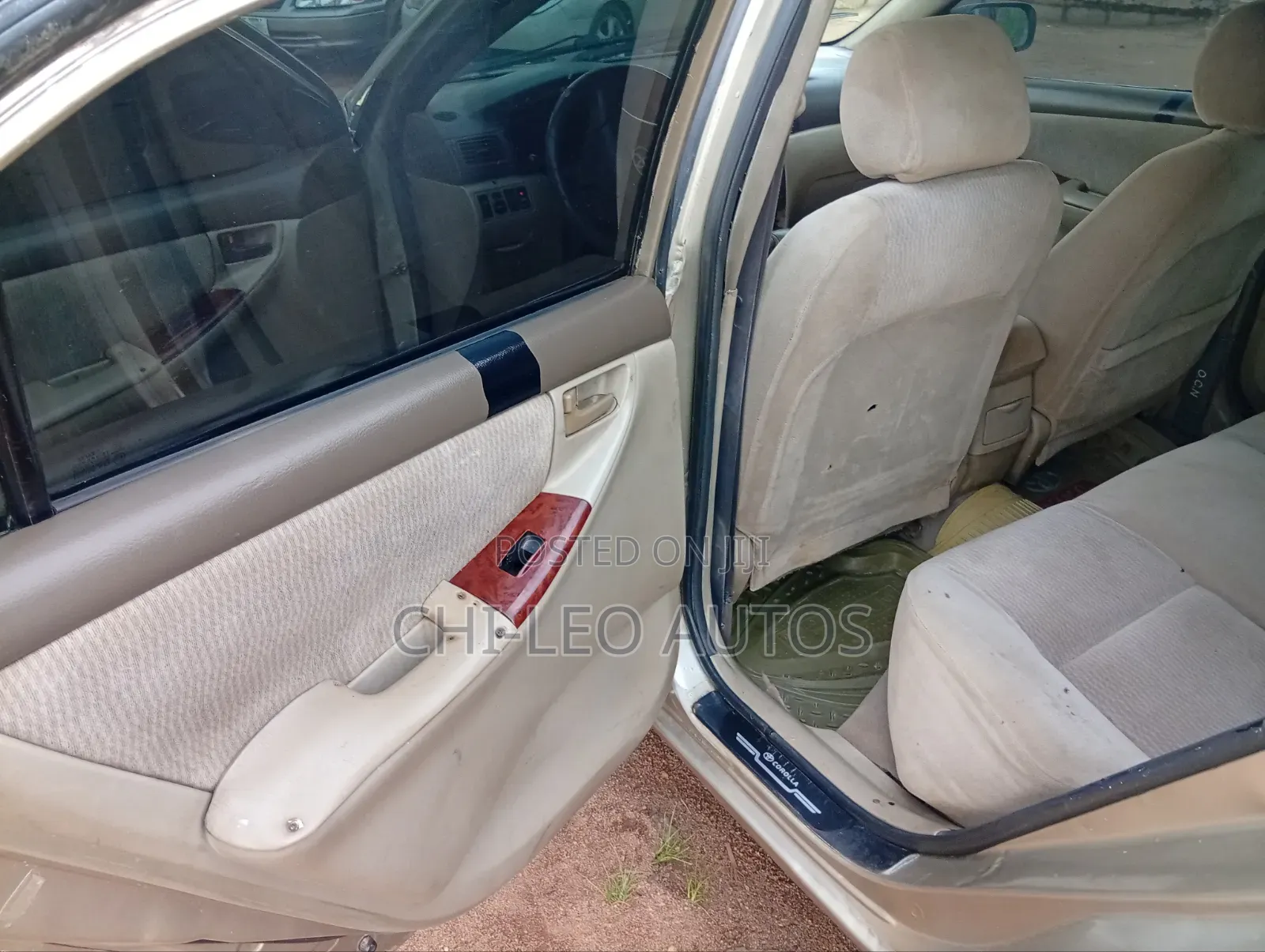 Toyota Corolla LE 2006 Gold